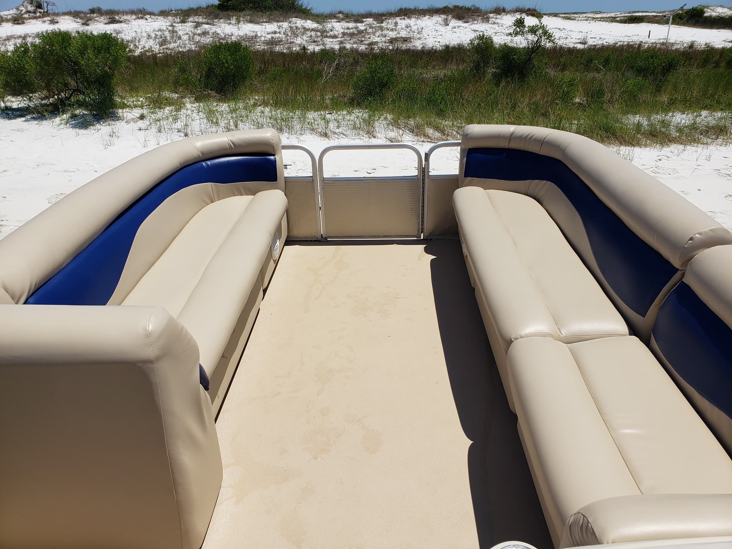 Explore Navarre Waters with a 24' Tritoon Pontoon Rental: Spacious & Family-Friendly Fun photo 3