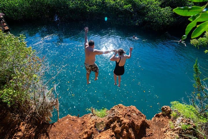Bermuda Hidden Gems Summer Excursion: Tom Moore's Jungle, Blue Hole & Pink Sand Snorkel photo 1