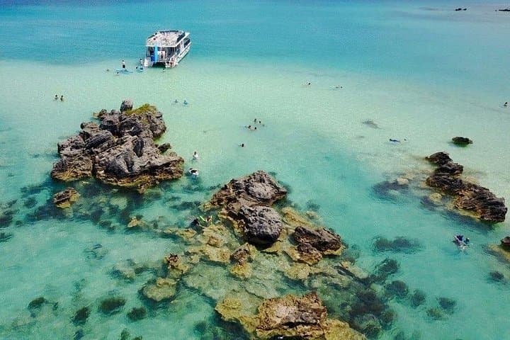 Bermuda Sundeck Sightseeing & Snorkel Cruise — Reefs, Beaches and Kayaks photo 3